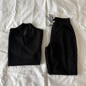 Black Figs Petite Jogger Scrub Set